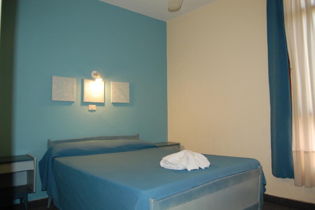 Monte Carlo Hotel Villa Carlos Paz Room photo